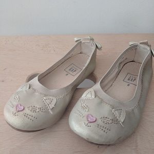 Baby Gap Kitty gold flats - size 8(toddler)
